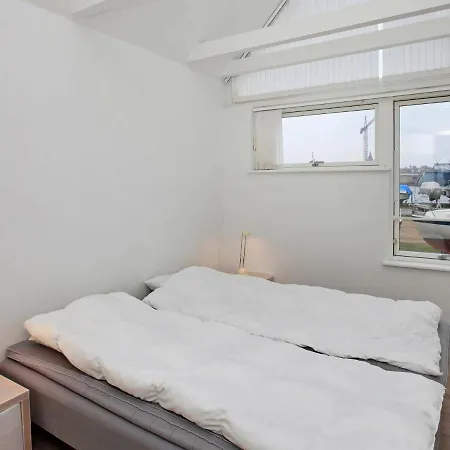 Three-bedroom Holiday In 2 Feriehus *