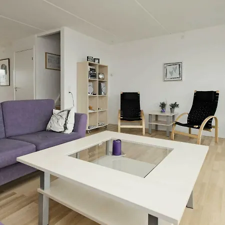 Three-bedroom Holiday In 2 Feriehus *